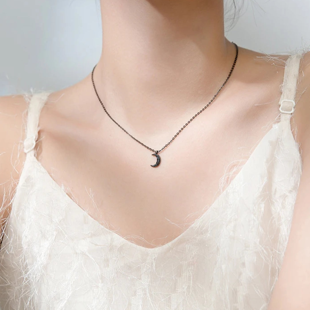collar de plata 925, colgante de luna, collar de circón negro, joyería minimalista, collar ajustable, joyería fina, collar para mujer, cadena de eslabones