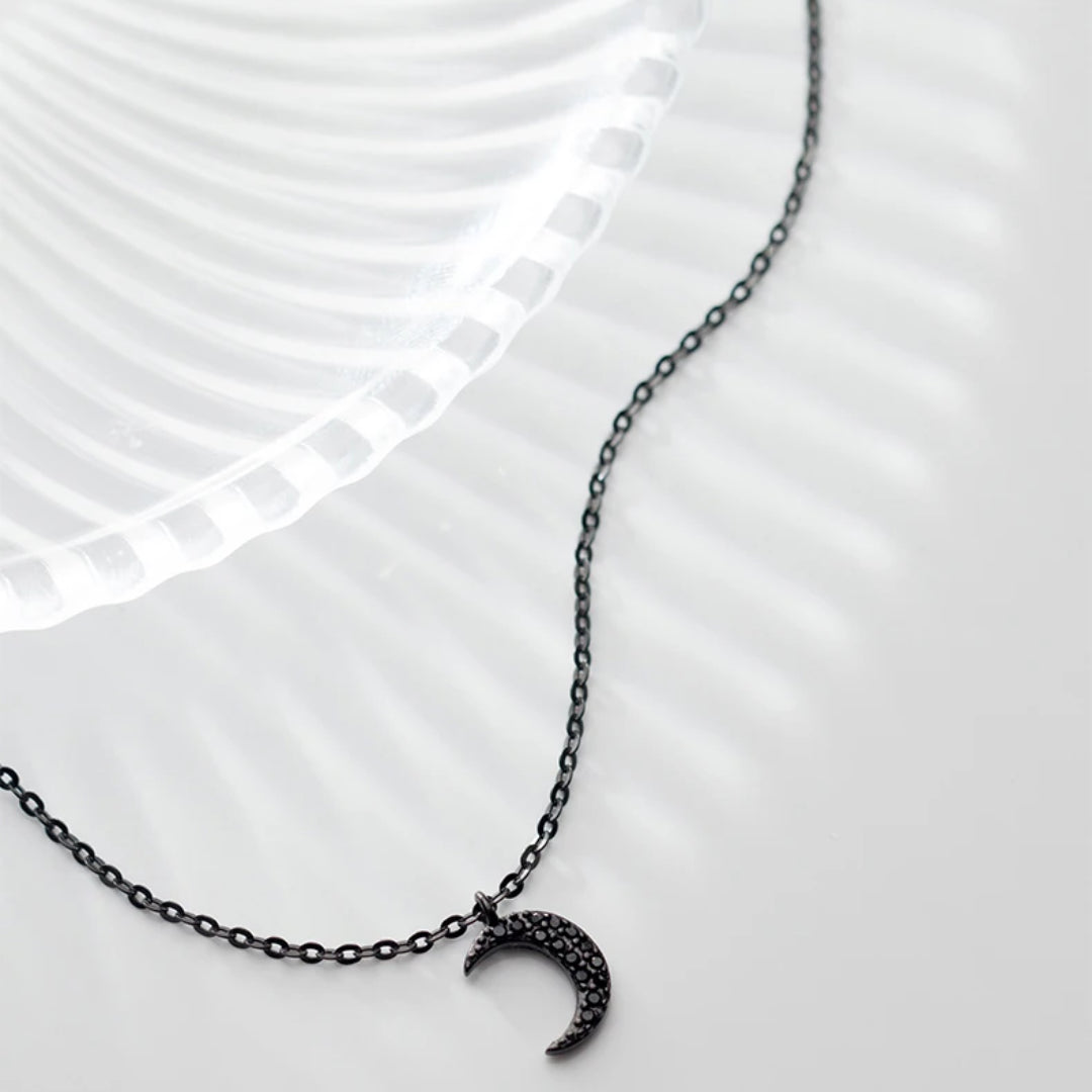 collar de plata 925, colgante de luna, collar de circón negro, joyería minimalista, collar ajustable, joyería fina, collar para mujer, cadena de eslabones