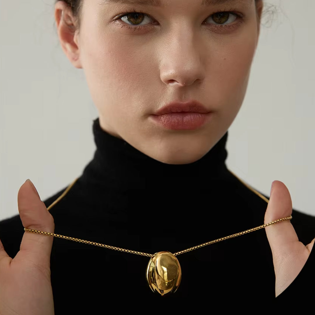 collar minimalista, collar ovalado, collar unisex, collar de acero inoxidable, collar con baño de oro, collar impermeable, joyería de acero inoxidable, collar largo, collar moderno, collar para hombres, collar para mujeres, collar elegante.