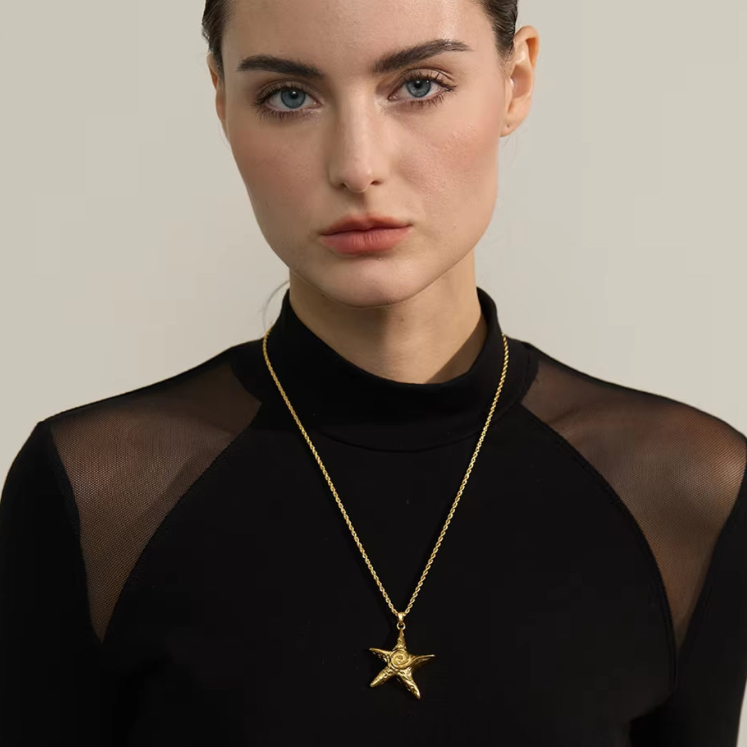 collar starfish, collar estrella de mar, colar con pingente, collar de acero inoxidable, collar baño de oro 18k, collar resistente al óxido, joyería individualista, collares statement, collar moda mujer, collares para destacar.