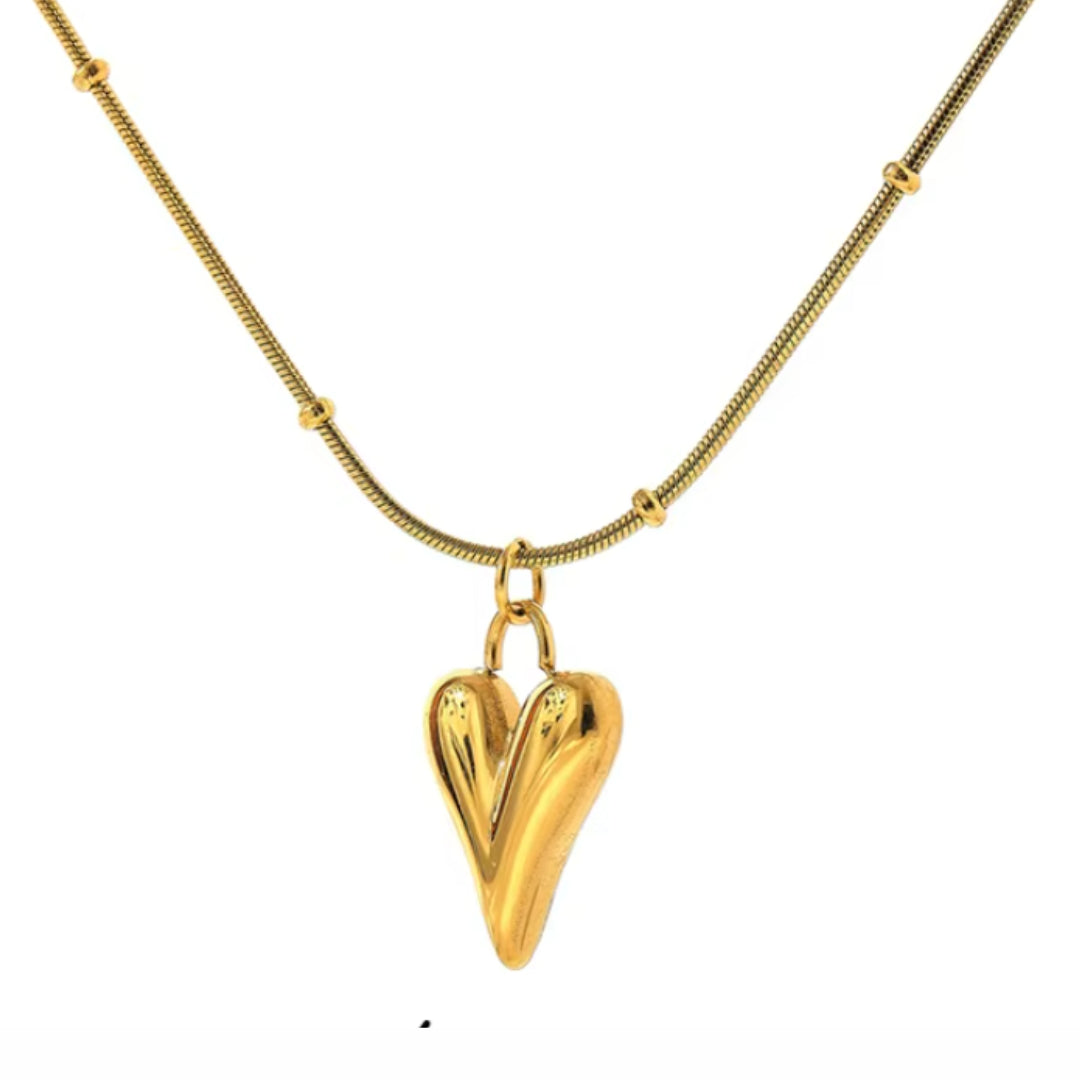 collar corazón, colar con pingente, collar elegante, collar de acero inoxidable, collar baño de oro 18k, gargantilla elegante, joyería 18k, collar impermeable, collar moderno, collares para mujeres.






