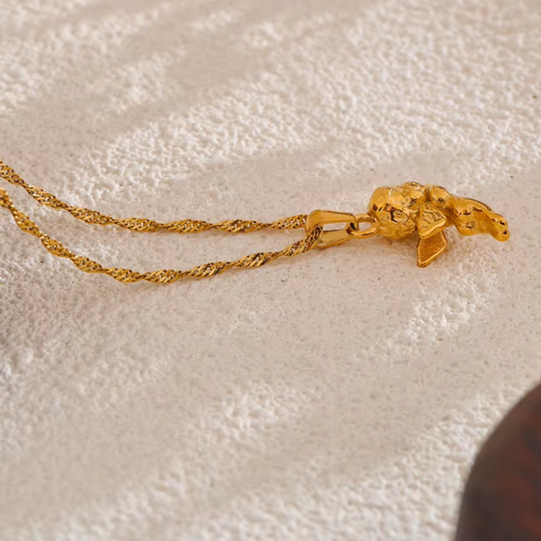 Collar corazón de ángel en acero inoxidable con baño de oro 18K.
https://lenorajewelry.com/collar-corazon-angel-oro-18k