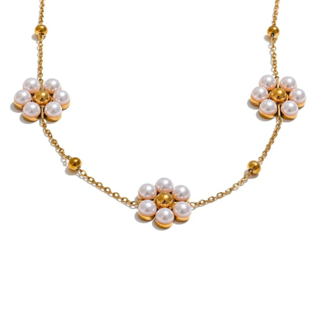 collar de perlas, joyería impermeable, cadena de flores, acero inoxidable, collar dorado, perlas de imitación, joyería artesanal, accesorios para mujeres, collares elegantes, moda femenina
