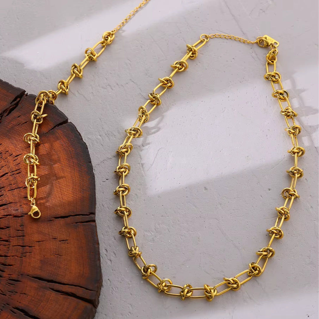  Collar geométrico de acero inoxidable con baño de oro de 18K
https://lenorajewelry.com/collar-brazalete-acero-inoxidable-oro-18k