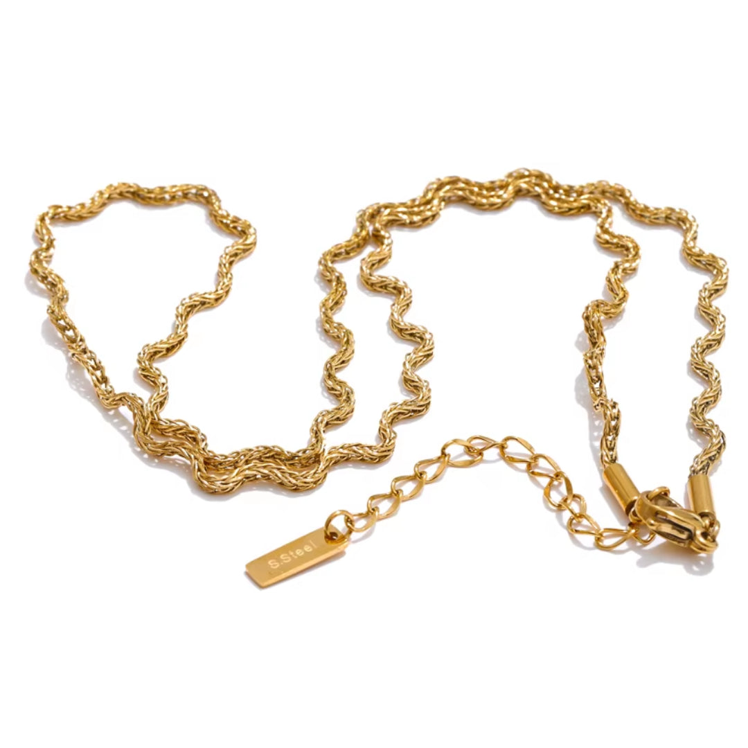 collar geométrico, oro PVD, acero inoxidable, joyería resistente al agua, Geo Aurea, regalos para mujer, collar de moda, joyas minimalistas, accesorios elegantes