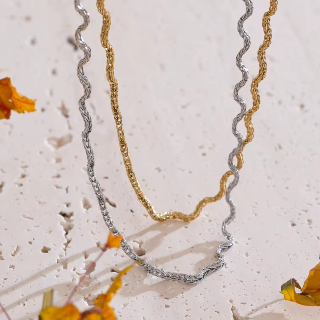 collar geométrico, oro PVD, acero inoxidable, joyería resistente al agua, Geo Aurea, regalos para mujer, collar de moda, joyas minimalistas, accesorios elegantes