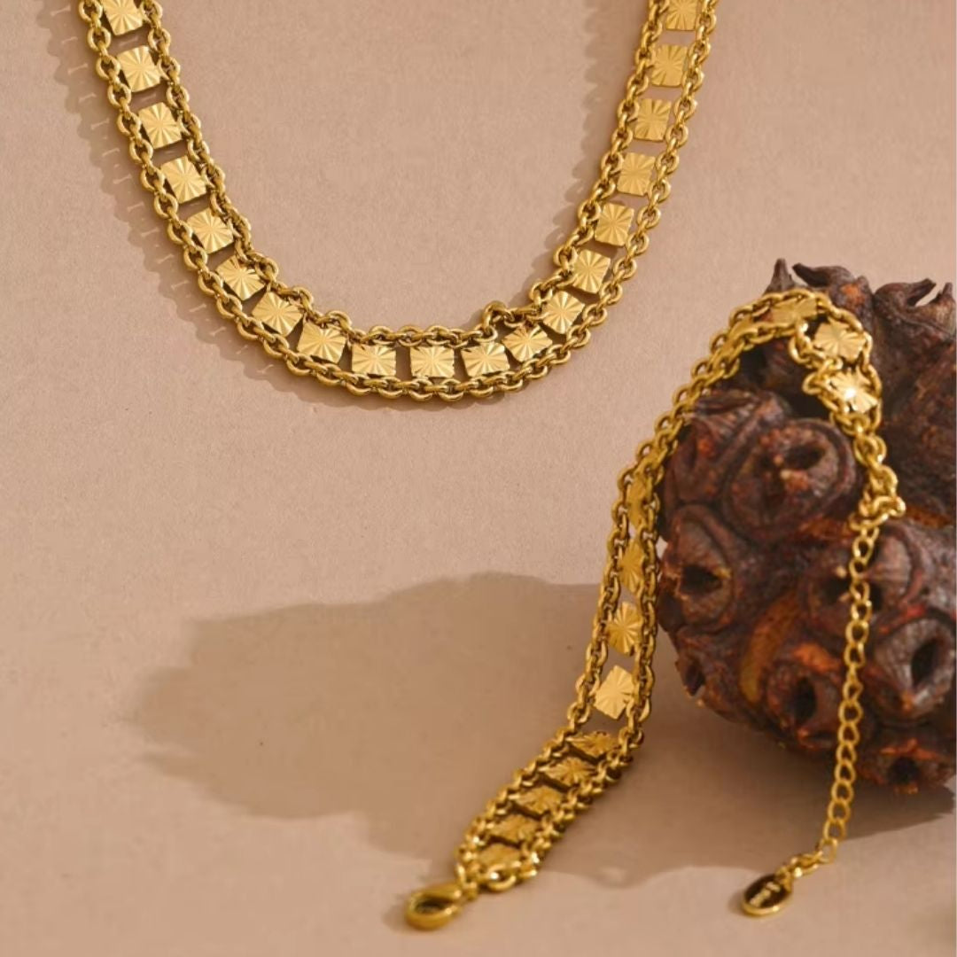 Conjunto vintage de collar y pulsera en acero inoxidable con baño de oro 18K
https://lenorajewelry.com/set-collar-pulsera-vintage-oro-18k