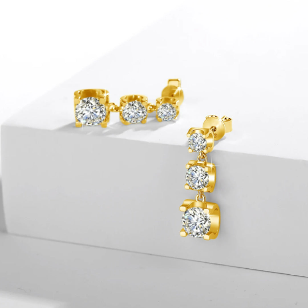 pendientes colgantes, pendientes de moissanita, pendientes en oro, joyería de moissanita, pendientes elegantes, pendientes de moda, pendientes para mujeres, pendientes de alta calidad