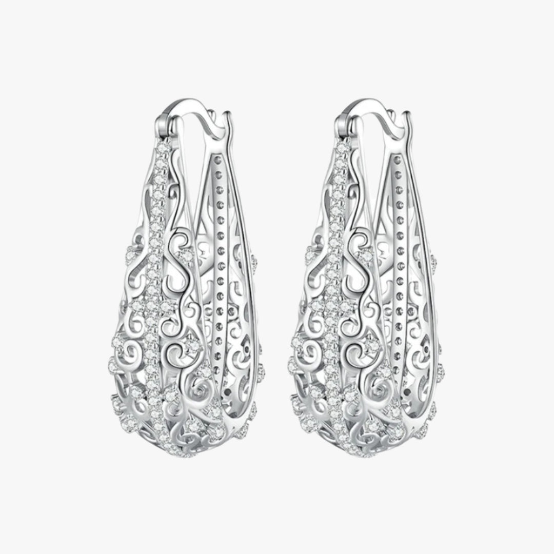 pendientes de aro, pendientes con estampado decorativo, pendientes decorativos, pendientes elegantes, pendientes de moda, joyería con estampado, pendientes para mujeres, pendientes de alta calidad