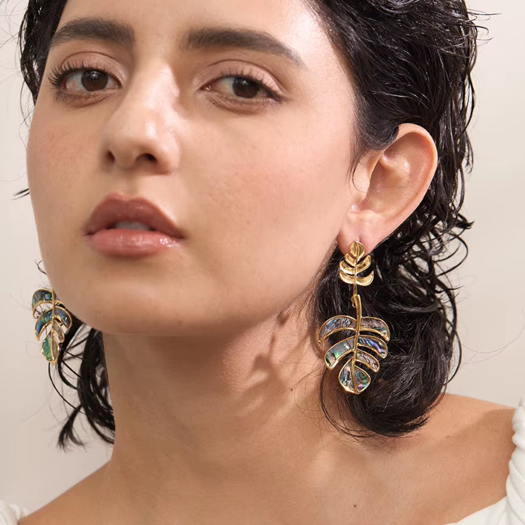 Pendientes de hoja dorada de acero inoxidable con baño de oro 18K
https://lenorajewelry.com/pendientes-hoja-dorada-acero-inoxidable-18k-verano