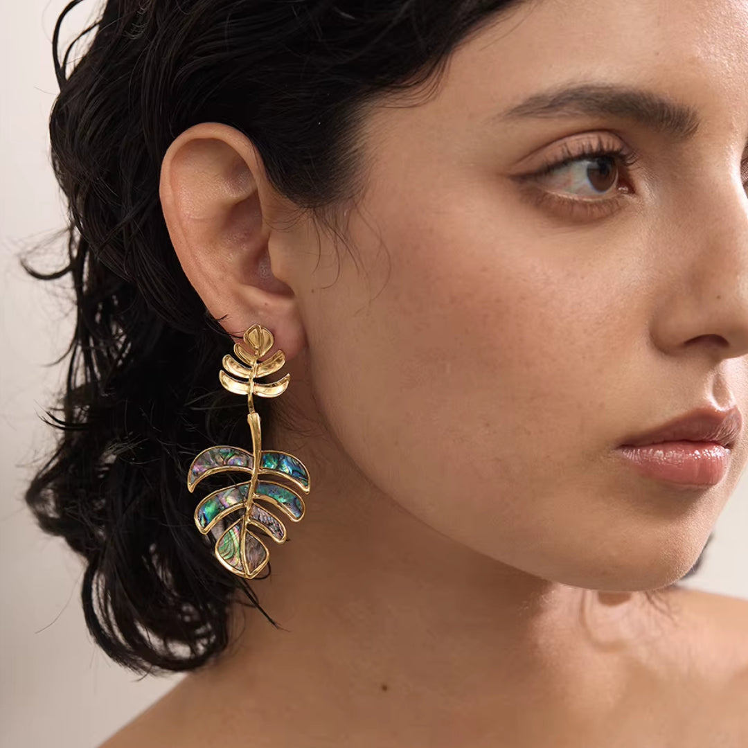 Pendientes de hoja dorada de acero inoxidable con baño de oro 18K
https://lenorajewelry.com/pendientes-hoja-dorada-acero-inoxidable-18k-verano