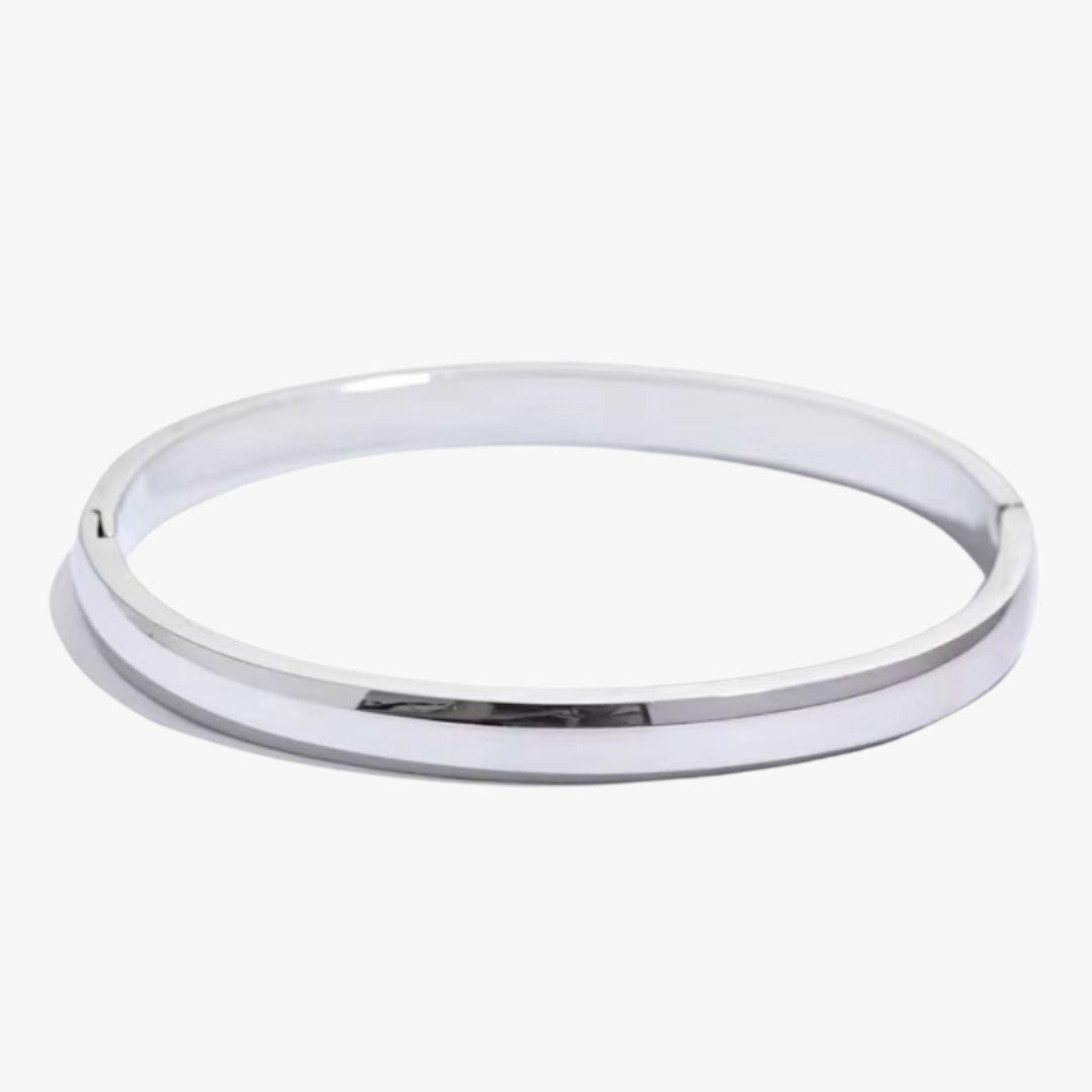 pulsera minimalista, pulsera lisa, pulsera de acero inoxidable, pulsera baño de oro 18k, joyería impermeable, pulsera elegante, pulsera de diseño simple, pulsera para mujeres, brazalete dorado, joyas de moda.