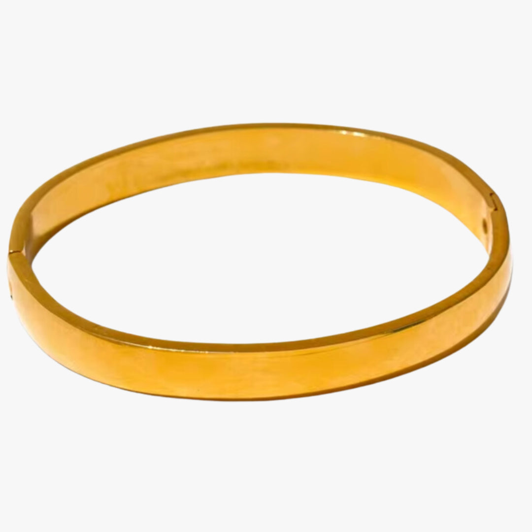 pulsera minimalista, pulsera lisa, pulsera de acero inoxidable, pulsera baño de oro 18k, joyería impermeable, pulsera elegante, pulsera de diseño simple, pulsera para mujeres, brazalete dorado, joyas de moda.