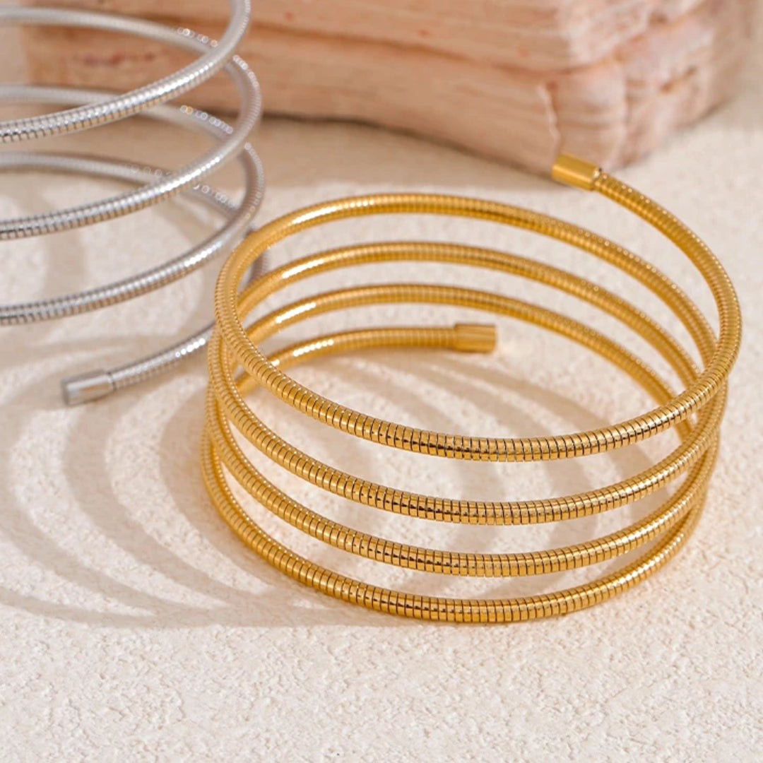 Pulsera Entrelazada acero inoxidable – lenorajewelry.com/pulsera-entrelazada

pulsera acero inoxidable, joyería moderna, pulsera de moda, regalo para mujer, pulsera dorada, accesorios de lujo, pulsera con textura, LENORA, joyería impermeable