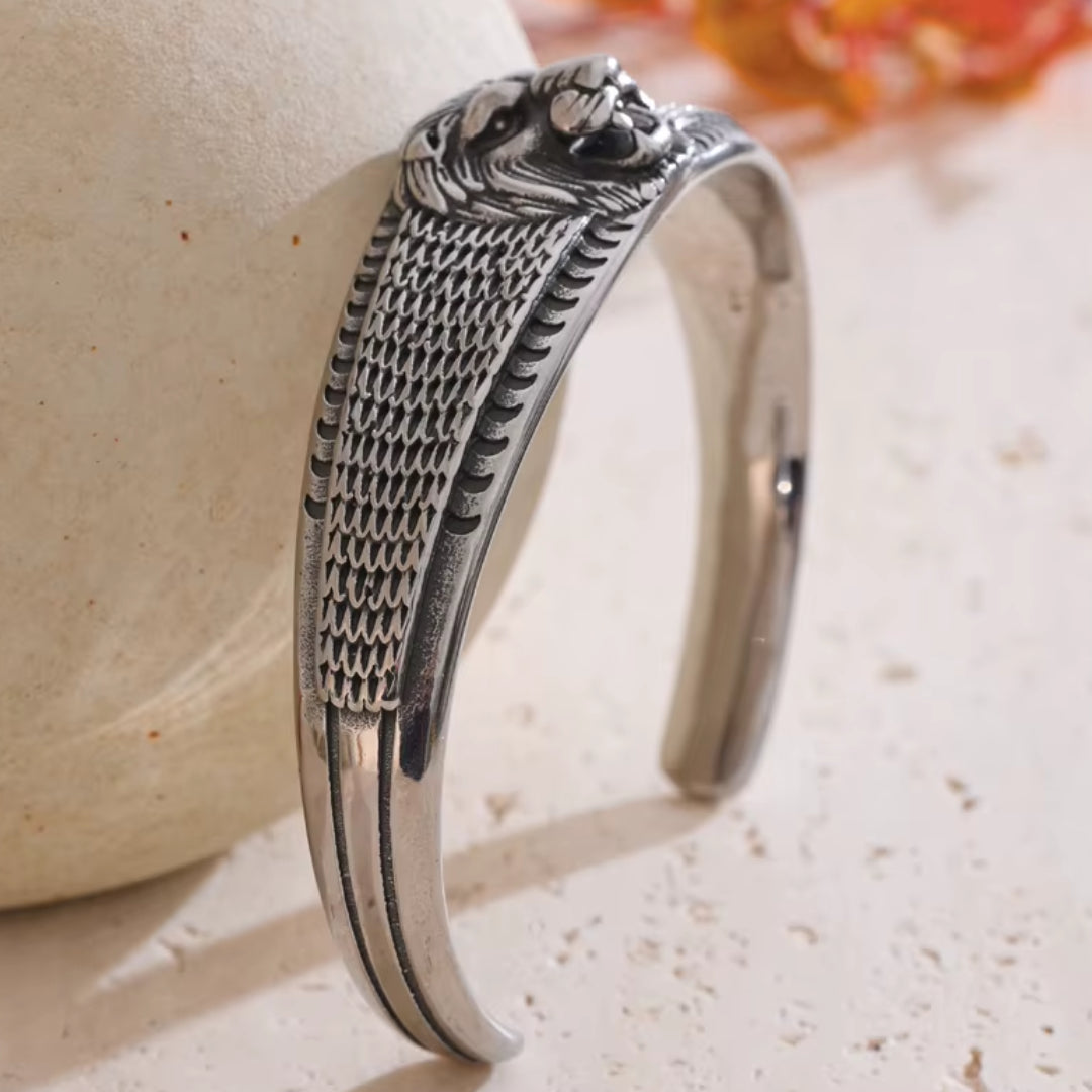 pulsera masculina, joyería vintage, aço inoxidável, accesorios con león, moda clásica, pulsera abierta, regalo para hombres, joyas doradas

