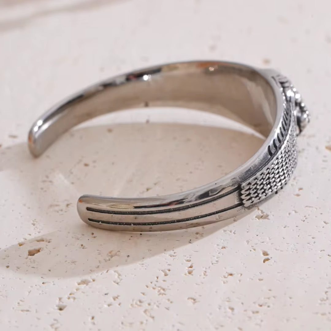 pulsera masculina, joyería vintage, aço inoxidável, accesorios con león, moda clásica, pulsera abierta, regalo para hombres, joyas doradas

