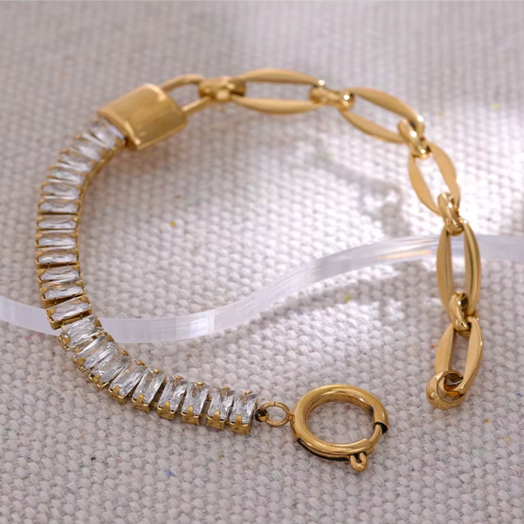 Pulsera de acero inoxidable con baño de oro y zirconia cúbica
https://lenorajewelry.com/pulsera-acero-inoxidable-zirconia-oro