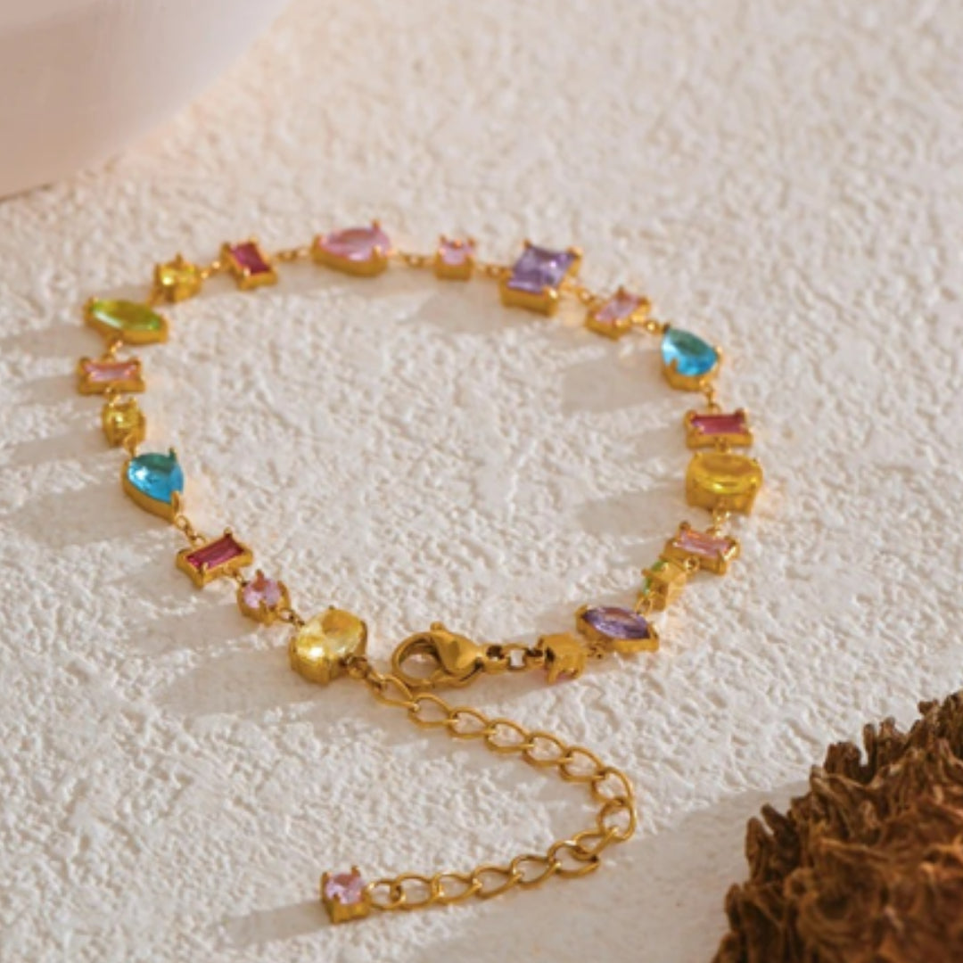 Pulsera elegante resistente al agua para mujer, Joyería de lujo pulsera ajustable dorada – lenorajewelry.com/pulsera-esplendor-solar, pulsera elegante, joyería de acero inoxidable, pulsera dorada con piedras, regalo mujer joya, circonias cúbicas, LENORA joyería