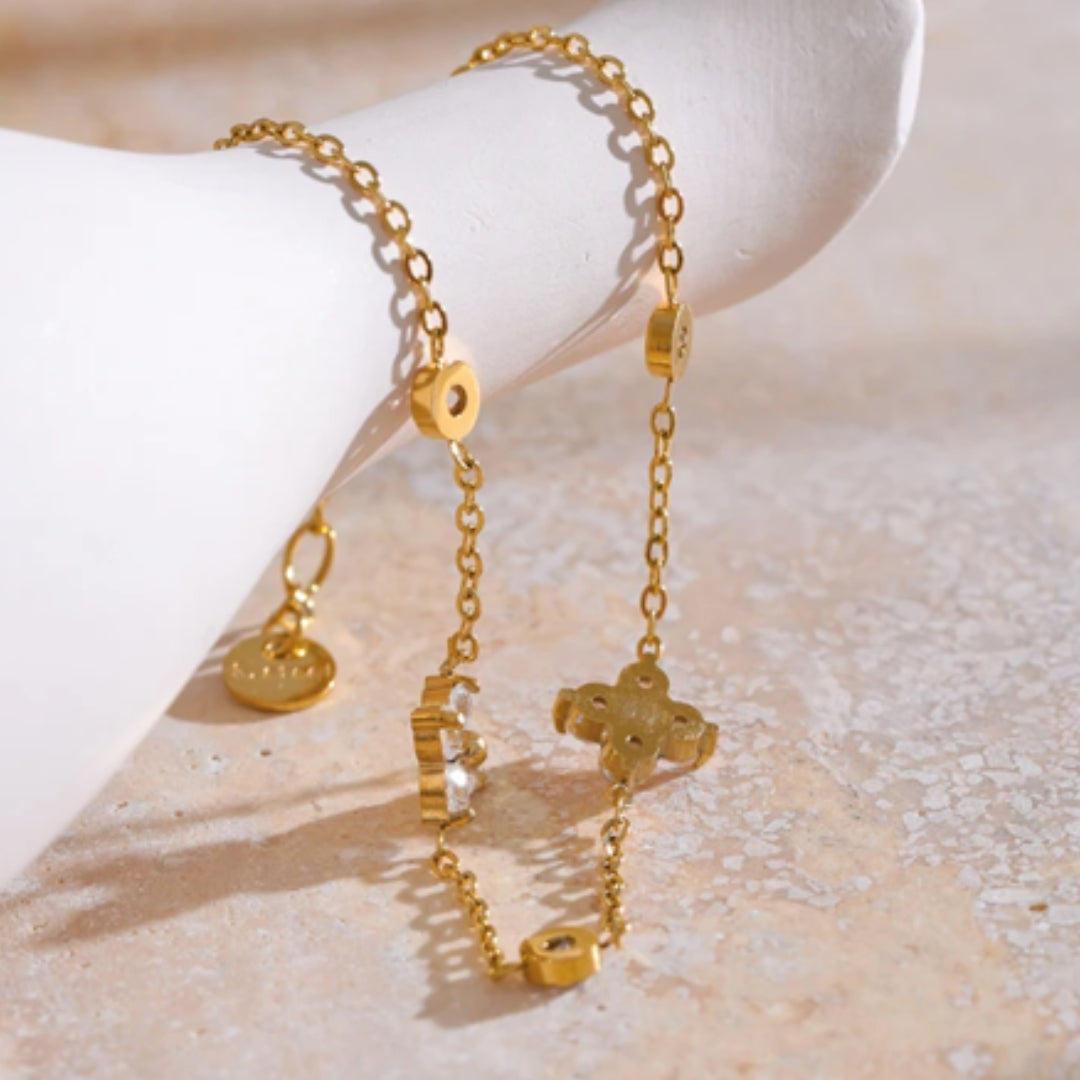 BloomGlow Pulsera, pulsera floral, pulsera zirconia cúbica, acero inoxidable, joyería chapada en oro 18K, pulsera chic para mujeres, accesorio delicado, pulsera a prueba de ferrugem, joyas elegantes para regalo, Lenora Jewelry