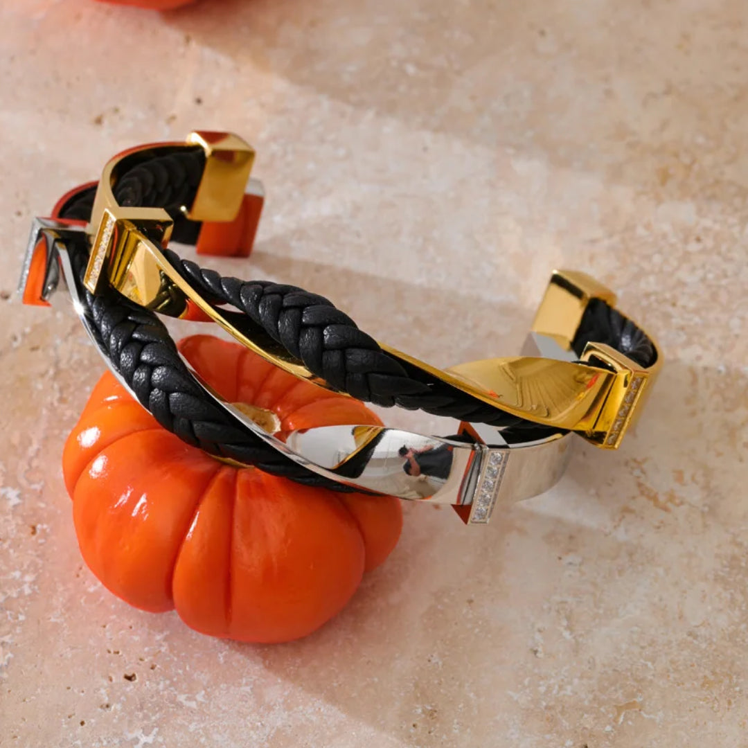 Pulsera trenzada elegante con zirconia cúbica – lenorajewelry.com/pulsera-trenza-dorada-cuero-zirconia, pulsera de cuero mujer, pulsera trenzada dorada, joyería moderna, brazalete con zirconia, pulsera elegante resistente al agua, LENORA joyas