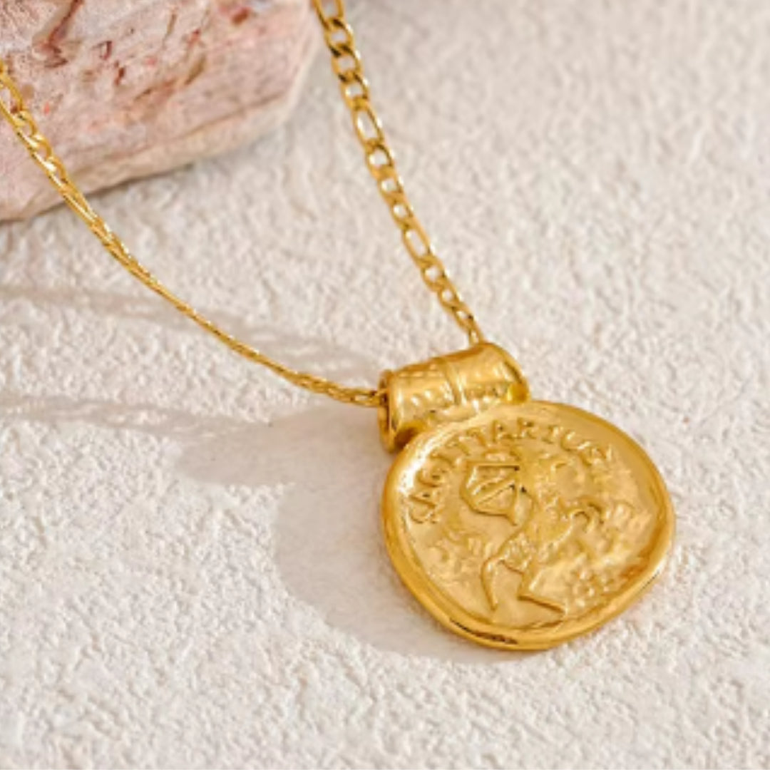 Collar de constelaciones dorado con diseño vintage, Collar zodiacal martillado en acero inoxidable, Joyería dorada 18k con signos zodiacales
https://lenorajewelry.com/collar-constelaciones-dorado-vintage-martillado