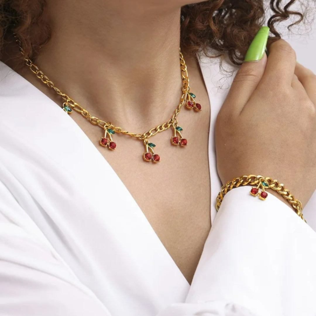 GlowLink Zirconia, collar y pulsera con zirconia, set de joyería elegante, joyería chapada en oro 18K, joyería minimalista, pulsera ajustable, collar de cadena con zirconia, joyería para mujeres modernas, Lenora Jewelry, joyería ligera y delicada