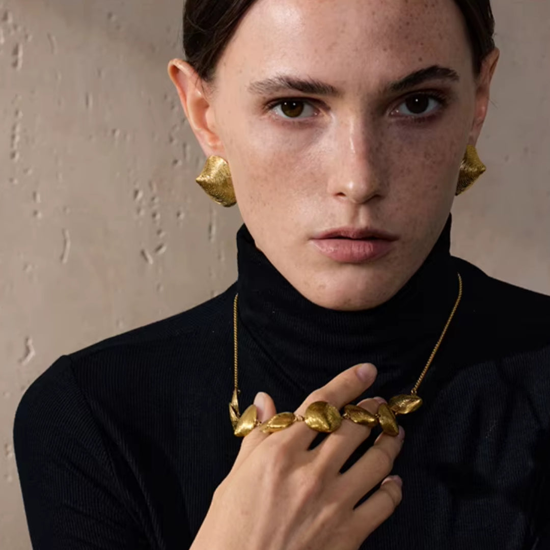 joyas doradas, collar y aretes, set geométrico, accesorios de moda, acero inoxidable
