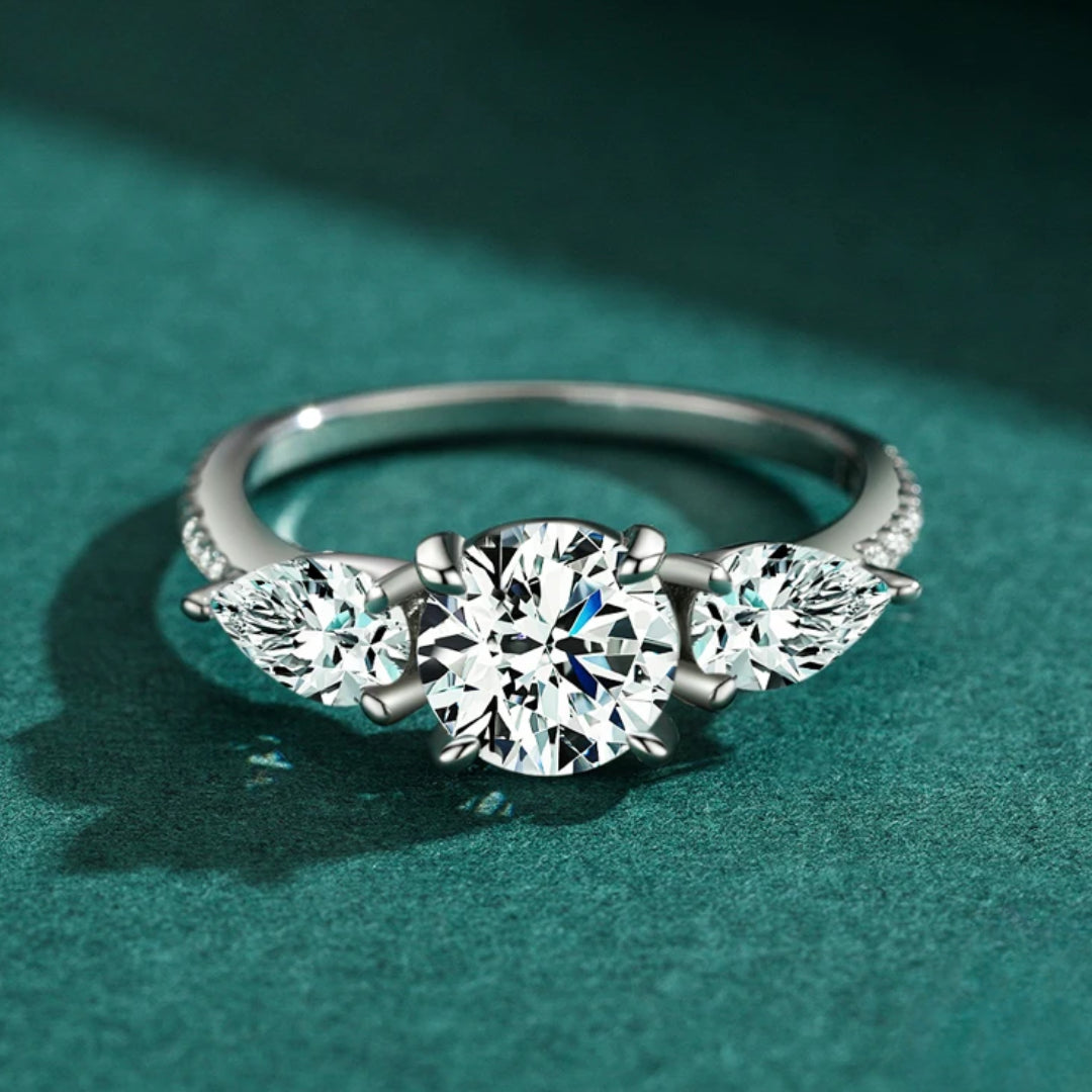 anillo clásico de boda corazones y circonias, anillo de boda con diez corazones y circonias, anillo de boda clásico corazones, anillo con corazones y circonias boda, anillo de boda clásico con circonias