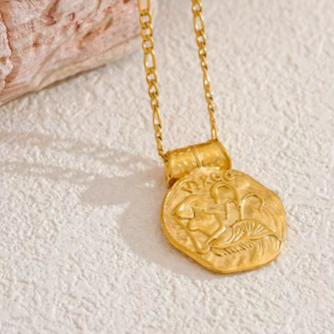 Collar de constelaciones dorado con diseño vintage, Collar zodiacal martillado en acero inoxidable, Joyería dorada 18k con signos zodiacales
https://lenorajewelry.com/collar-constelaciones-dorado-vintage-martillado